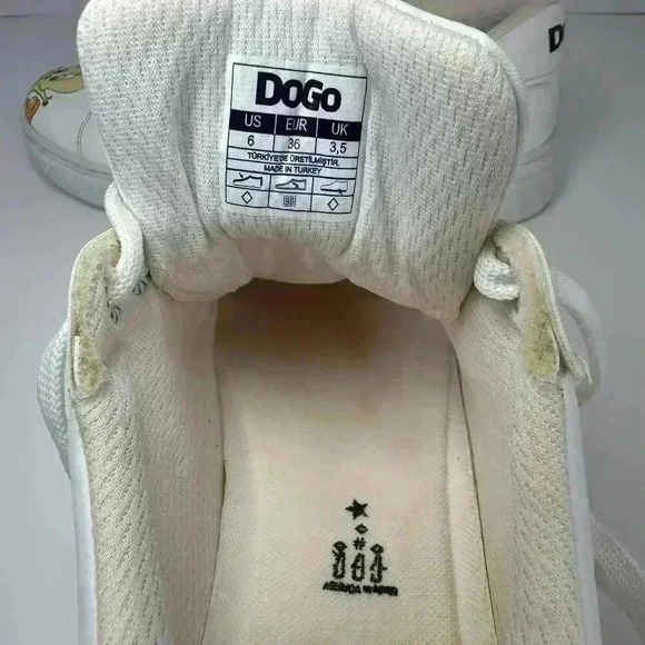 DOGO Sneakers Vegan Leather Tweety and Sylvester White Women Size 6 - Picture 6 of 6